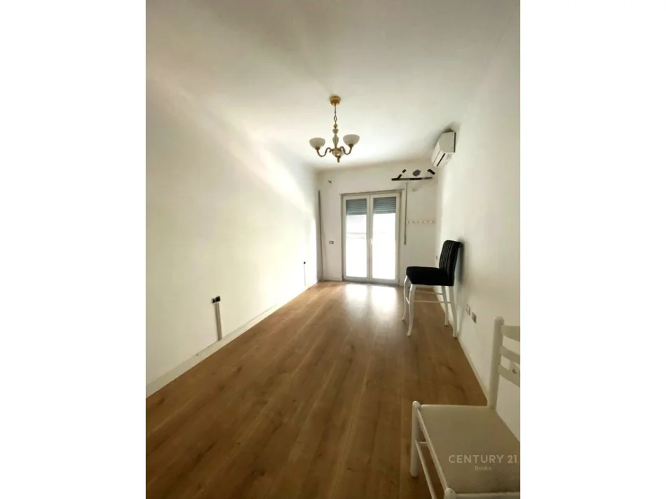 Tirane, shes apartament 4+1+Aneks+Ballkon Kati 2, 173 m² 365.000 € 
