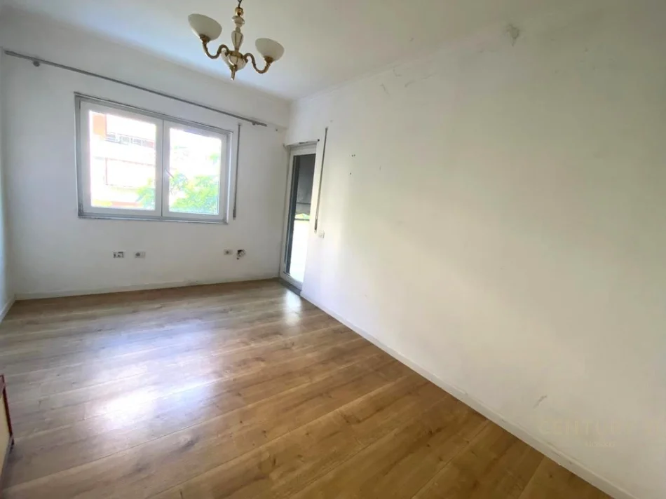 Tirane, shes apartament 4+1+Aneks+Ballkon Kati 2, 173 m² 365.000 € 