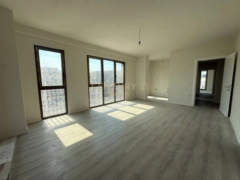 Tirane, shes apartament 3+1+Aneks+Ballkon Kati 7, 152 m² 280.000 € 