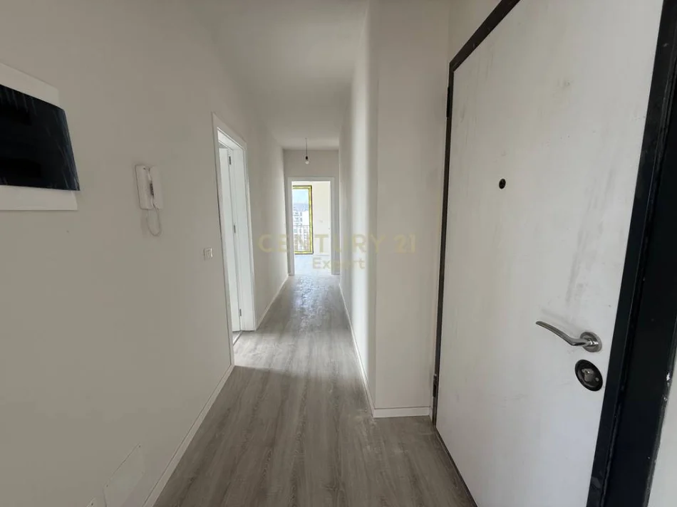 Tirane, shes apartament 3+1+Aneks+Ballkon Kati 7, 152 m² 280.000 € 