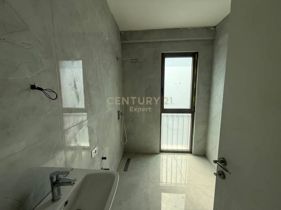 Tirane, shes apartament 3+1+Aneks+Ballkon Kati 7, 152 m² 280.000 € 