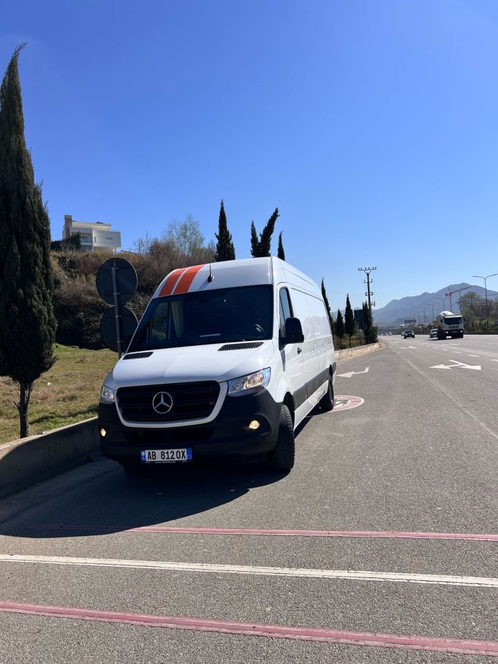 Tirane, - Transport mallrash mobiljesh zyrash  AAA Marjusi