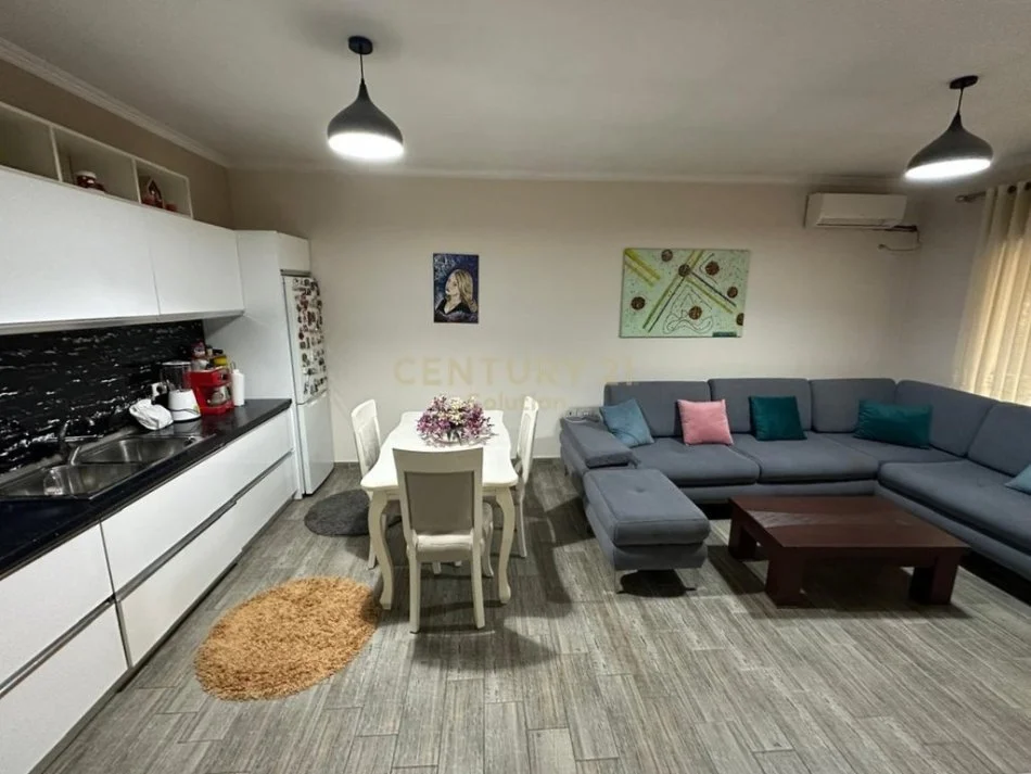 Tirane, jepet me qera apartament 1+1 Kati 1, 75 m² 500 € 