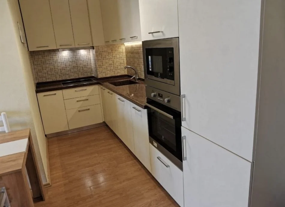 Tirane, shitet apartament Kati 4, 95 m² 170.000 € 