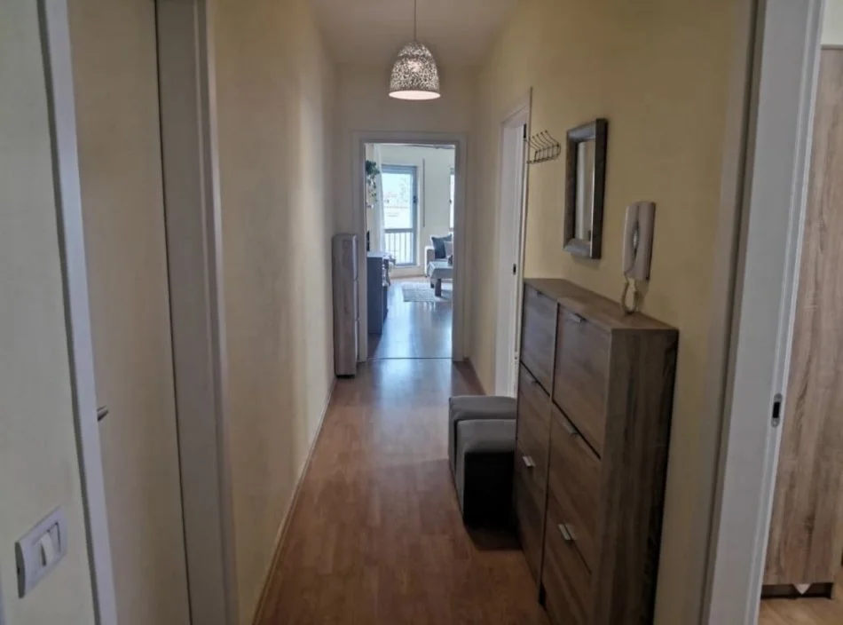 Tirane, shitet apartament Kati 4, 95 m² 170.000 € 