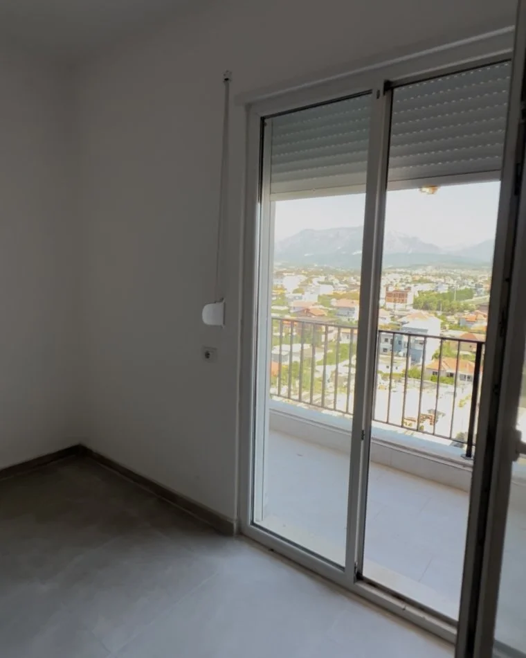 Tirane, shitet apartament 3+1 Kati 8, 153 m² 122.400 € 
