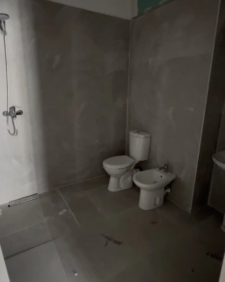 Tirane, shitet apartament 3+1 Kati 8, 153 m² 122.400 € 