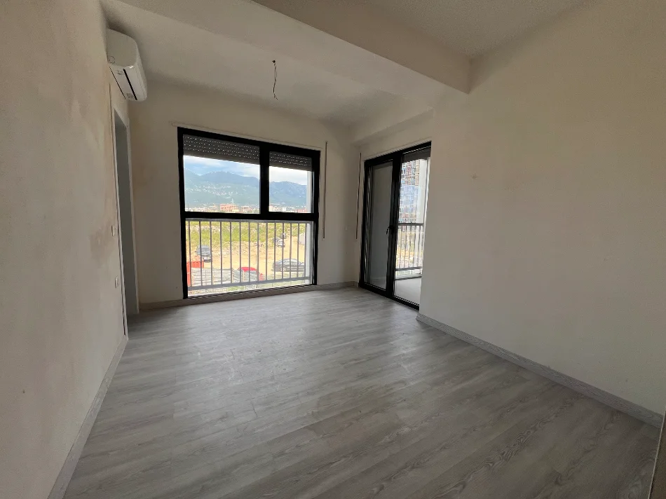 Tirane, jepet me qera apartament 2+1+Ballkon Kati 1, 106 m² 550 € (Bulevardi i ri)