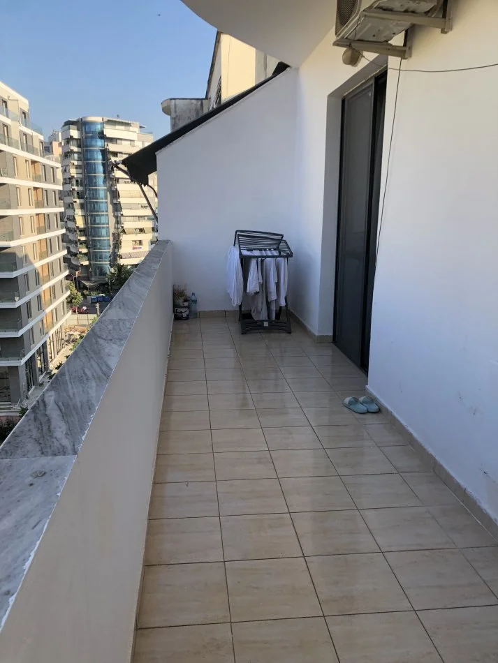 Tirane, jap me qera apartament 1+1+Ballkon Kati 6, 680 € 