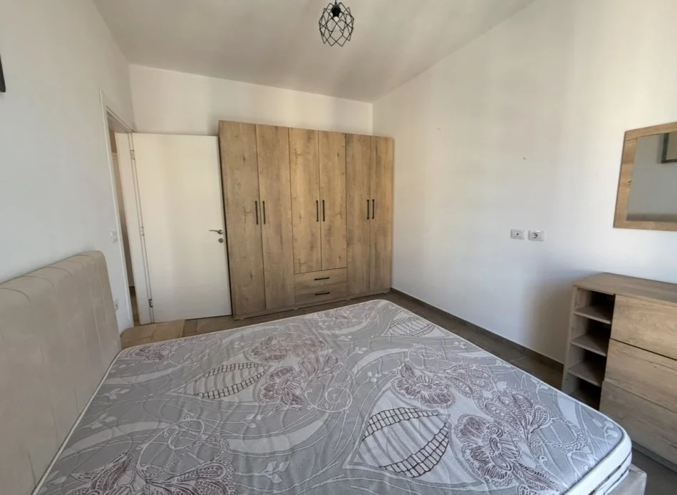 Tirane, shitet apartament 1+1+Ballkon Kati 5, 60 m² 89.000 € (Rruga Skender Halili)