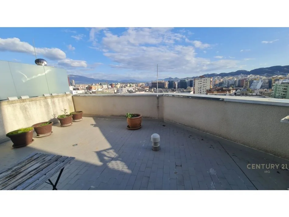 Tirane, jepet me qera apartament 2+1 Kati 10, 99 m² 700 € (Ndre Mjeda, Kompleksi Magnet)