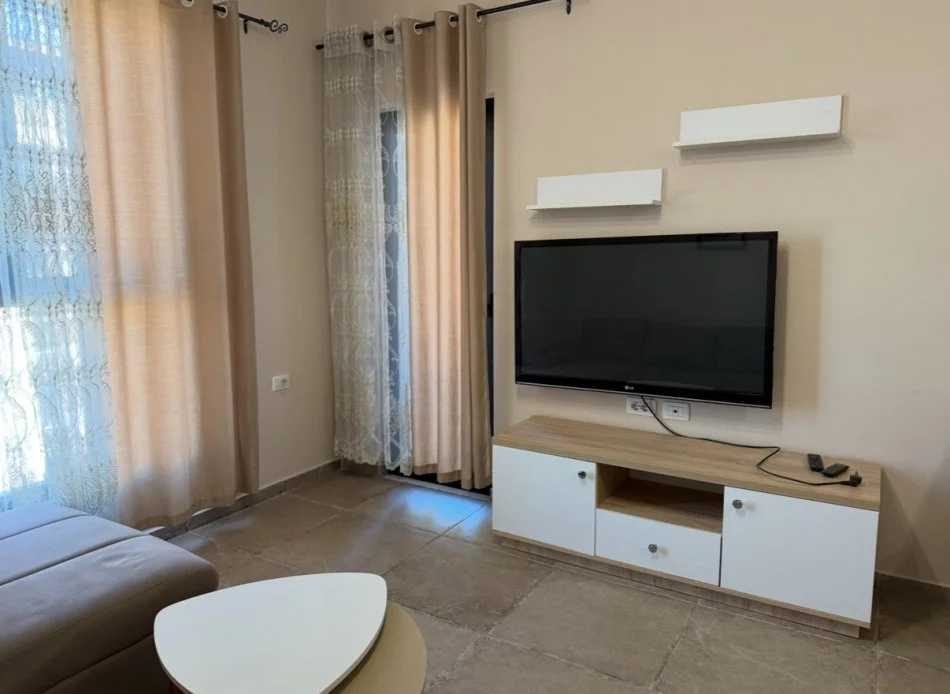 Tirane, shitet apartament 1+1+Ballkon Kati 5, 60 m² 89.000 € (Rruga Skender Halili)