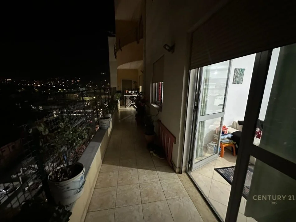 Tirane, shes apartament 2+1+Ballkon Kati 7, 120 m² 130.000 € (Rruga Besim Alla)