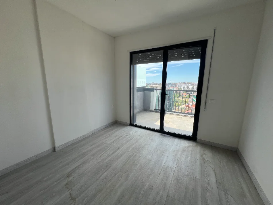 Tirane, jepet me qera apartament 2+1+Ballkon Kati 8, 100 m² 400 € (Bulevardi i Ri)