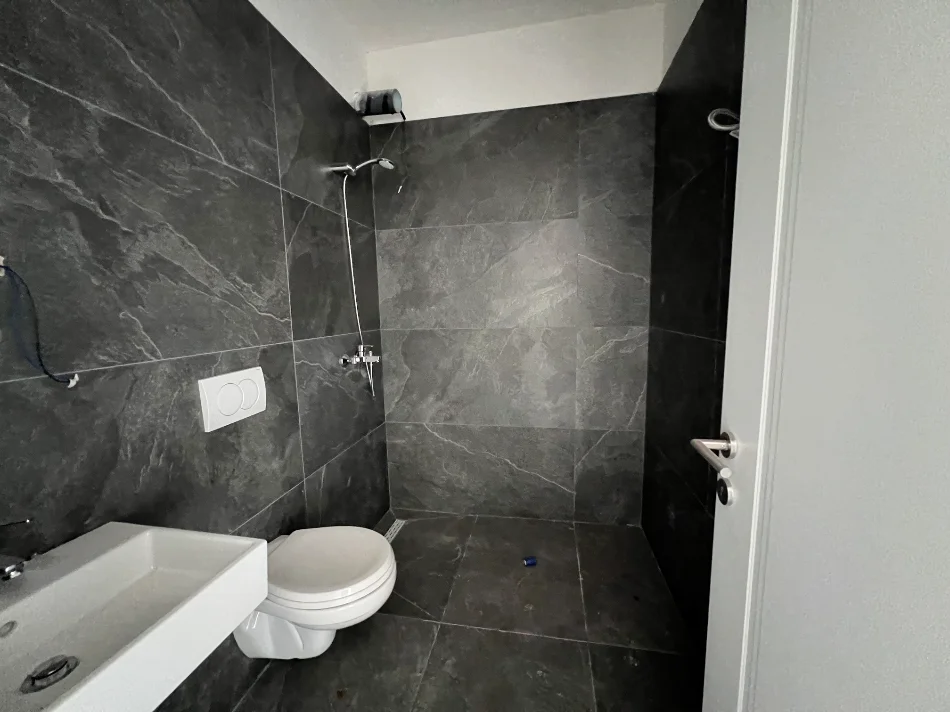 Tirane, jepet me qera apartament 2+1+Ballkon Kati 8, 100 m² 400 € (Bulevardi i Ri)