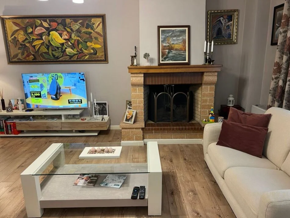 Tirane, jepet me qera apartament 3+1 Kati 3, 160 m² 1.650 € (Rruga Kosovarve,Kompleksi Dinamo)