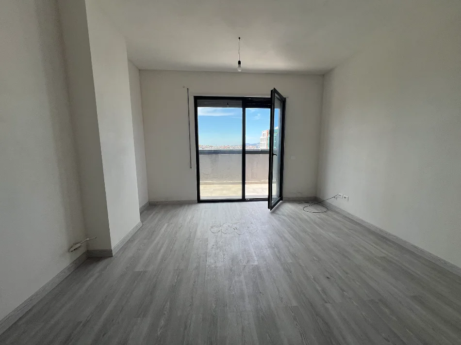 Tirane, jepet me qera apartament 2+1+Ballkon Kati 8, 100 m² 400 € (Bulevardi i Ri)