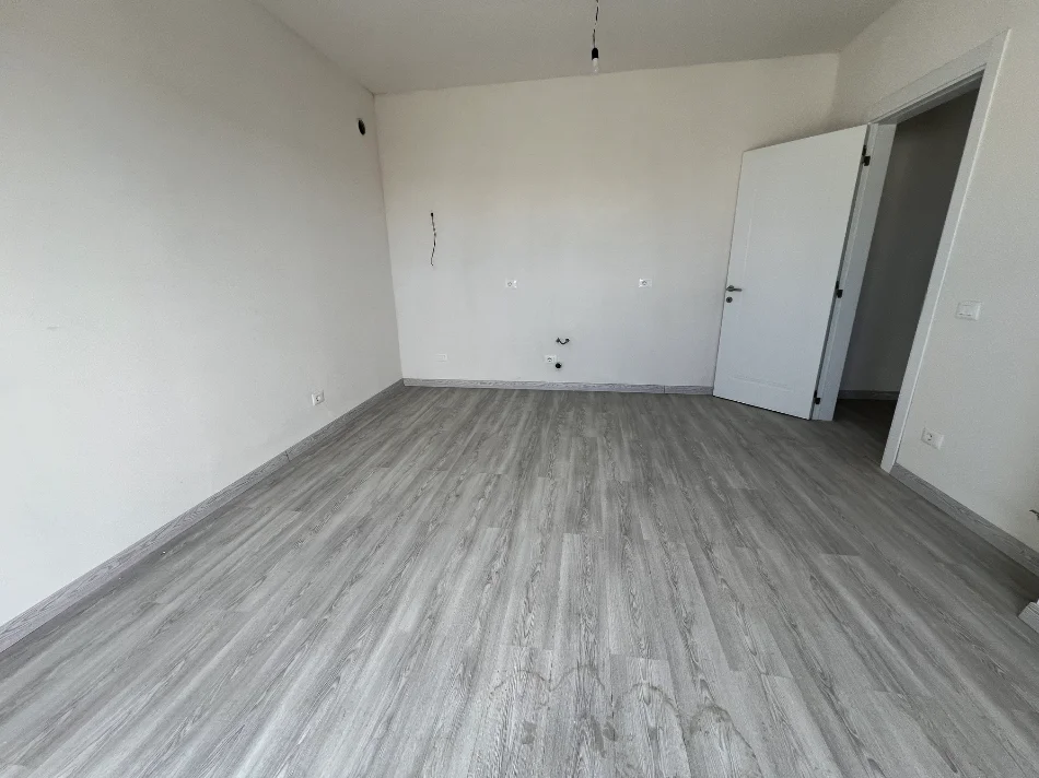Tirane, jepet me qera apartament 2+1+Ballkon Kati 8, 100 m² 400 € (Bulevardi i Ri)