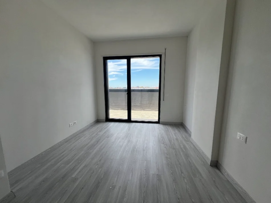 Tirane, jepet me qera apartament 1+1+Ballkon Kati 8, 71 m² 300 € (Bulevardi i Ri)