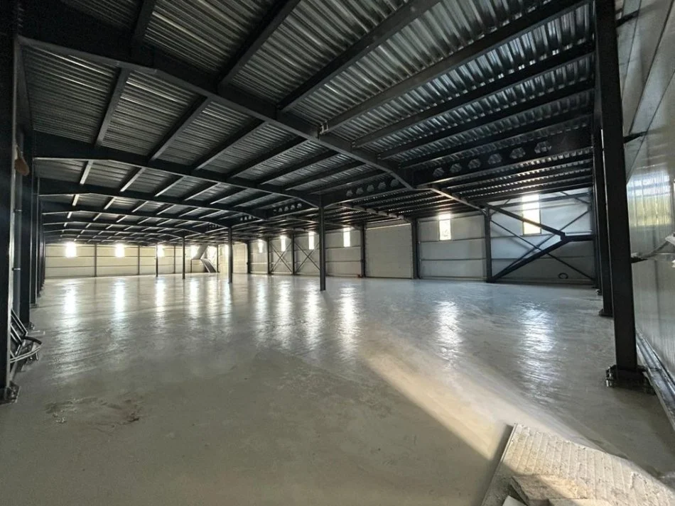 Tirane, jepet me qera ambjent biznesi , 4.500 m² (Tufine)