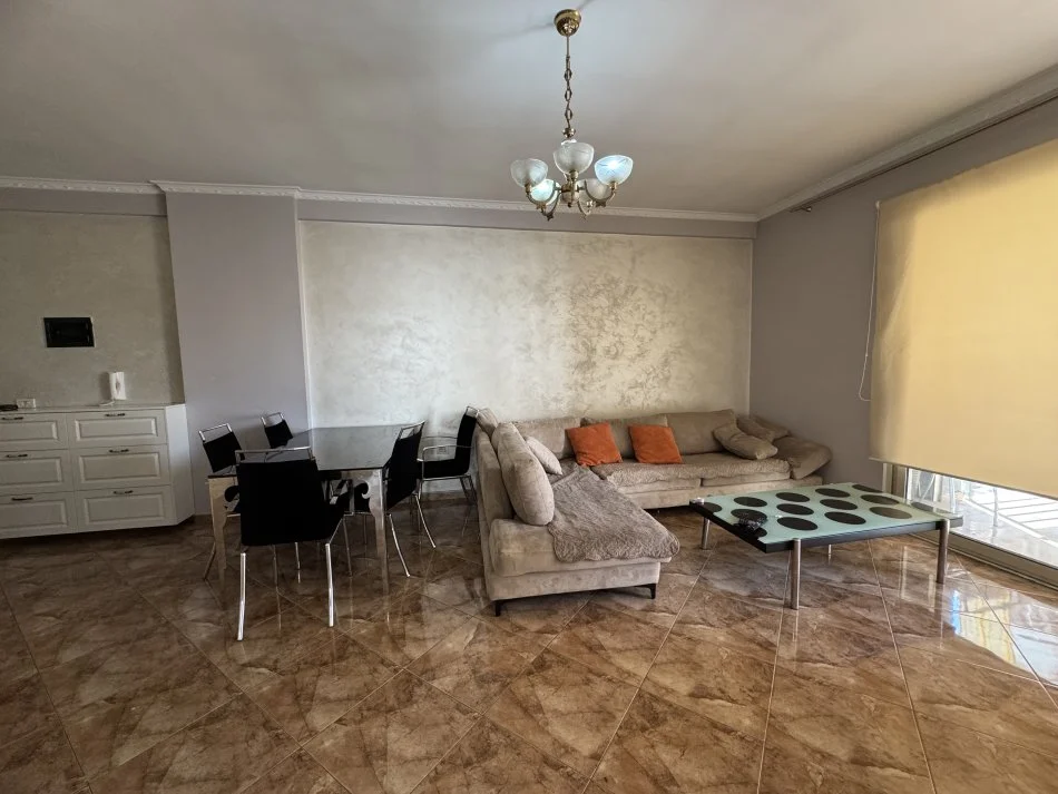 Tirane, jepet me qera apartament 2+1+Ballkon Kati 4, 100 m² 500 € (Teodor Keko)