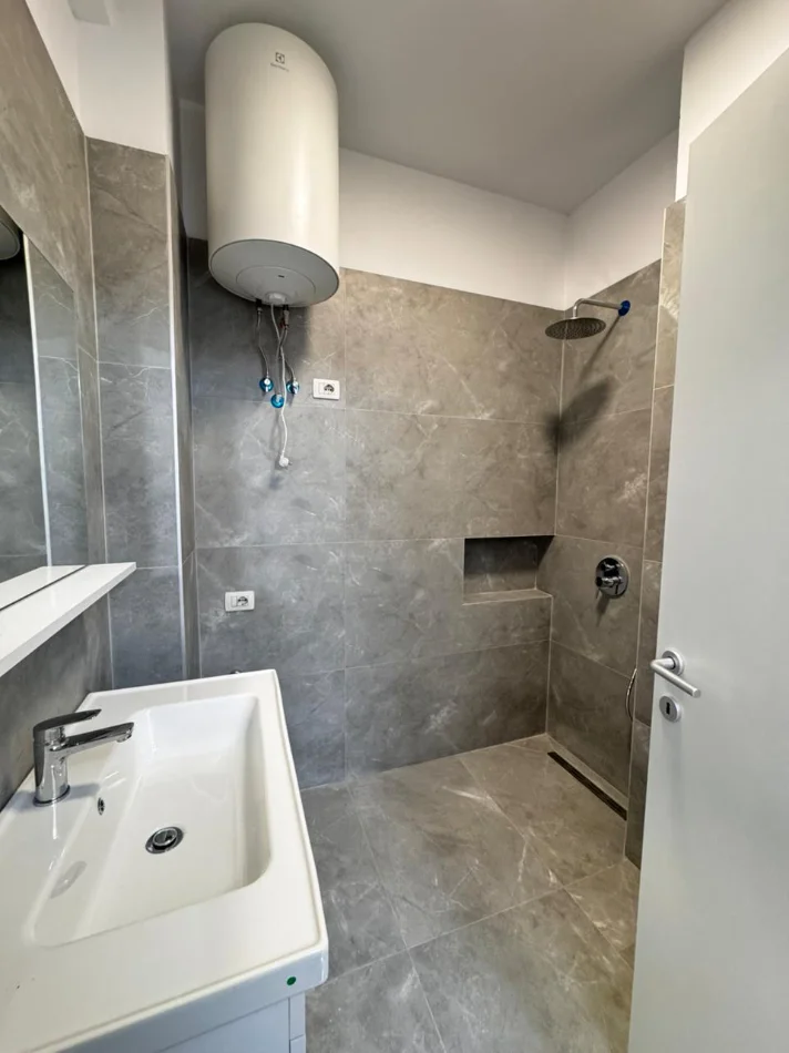 Tirane, shitet apartament 2+1 Kati 8, 81 m² 155.000 € 