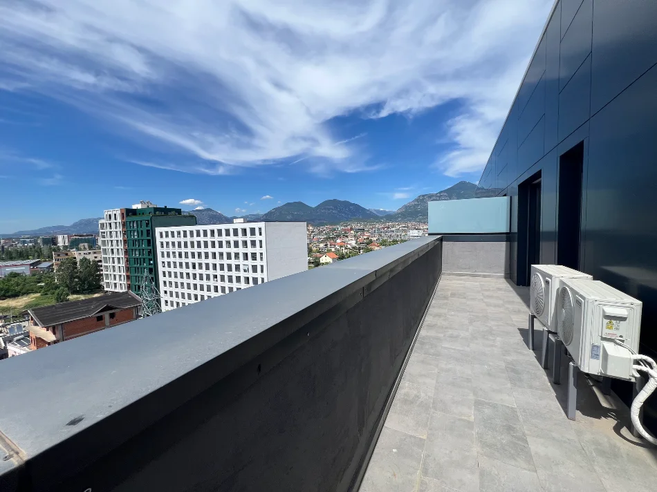 Tirane, jepet me qera apartament 1+1+Ballkon Kati 8, 71 m² 300 € (Bulevardi i Ri)