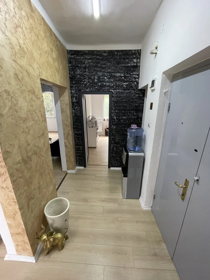 Tirane, jepet me qera apartament , 65 m² 750 € (Rruga e Kavajes)