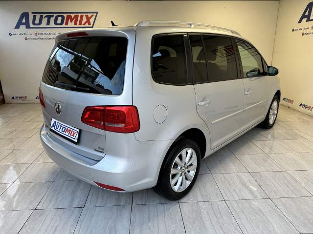Tirane, shes makine Volkswagen touran Viti 2011, 8.900 Euro