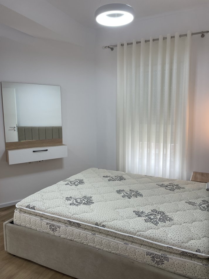 Tirane, jap me qera apartament 1+1+Ballkon Kati 5, 60 m² 450 € (Rruga Pasho Hysa)