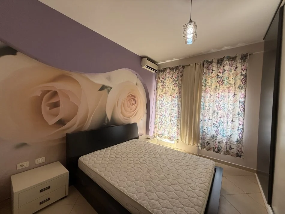 Tirane, jepet me qera apartament 1+1+Ballkon Kati 2, 70 m² 500 € 