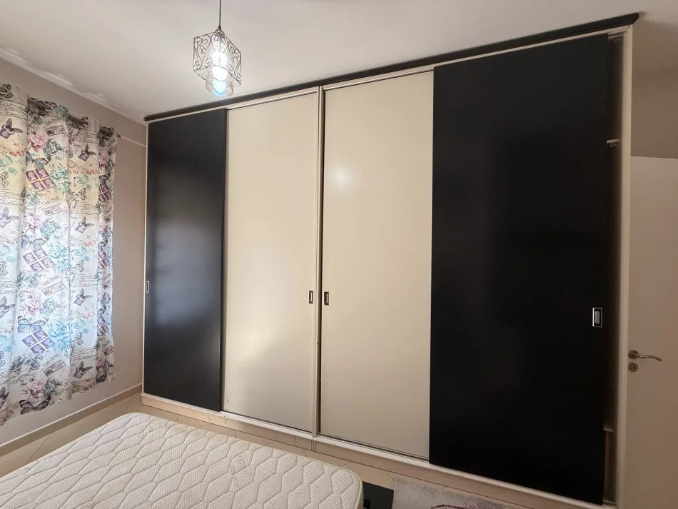 Tirane, jepet me qera apartament 1+1+Ballkon Kati 2, 70 m² 500 € 