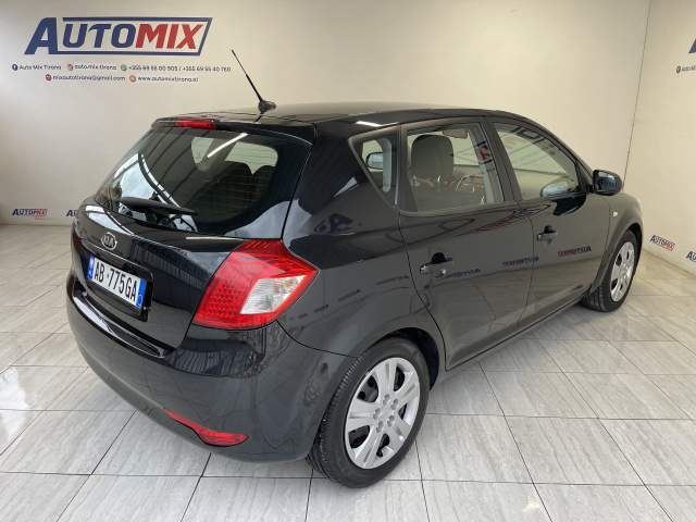 Tirane, shes makine Kia ceed Viti 2010, 4.800 Euro
