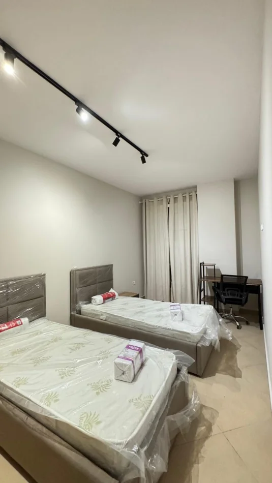 Tirane, jepet me qera apartament 2+1 Kati 2, 90 m² 750 € (Liqeni Artificial)