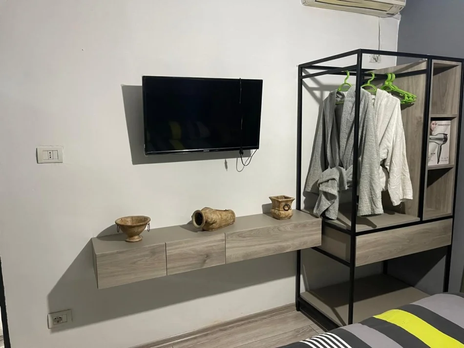 Tirane, jepet me qera ambjent biznesi Kati 0, 31 m² 430 € (Rruga Myslym Shyri)