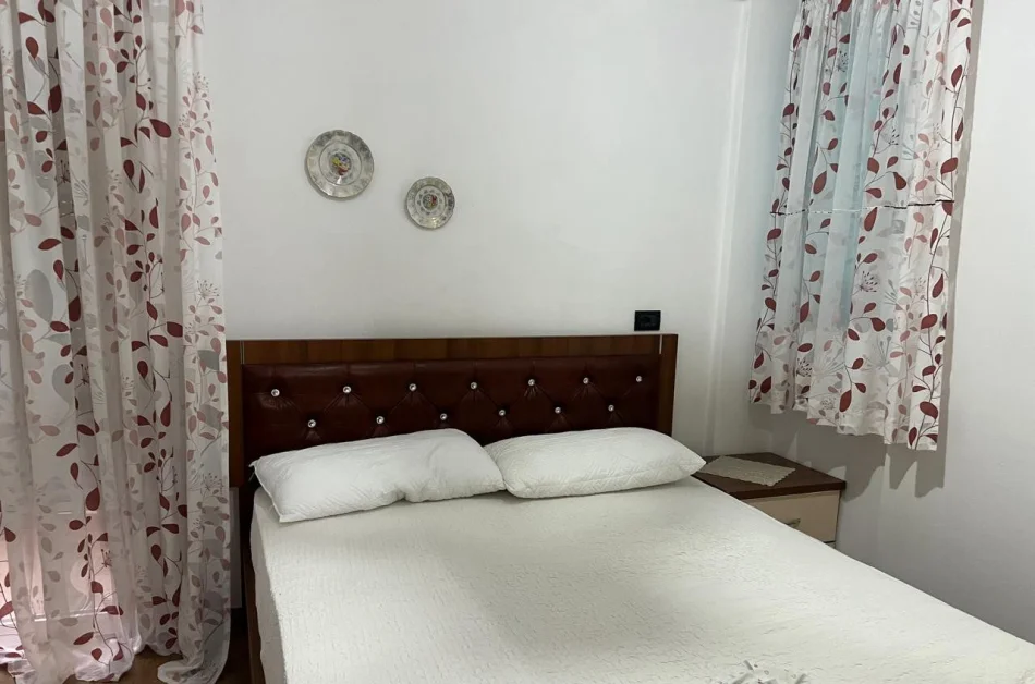 Tirane, jepet me qera apartament 2+1 Kati 4, 90 m² 600 € (Kristal Center)