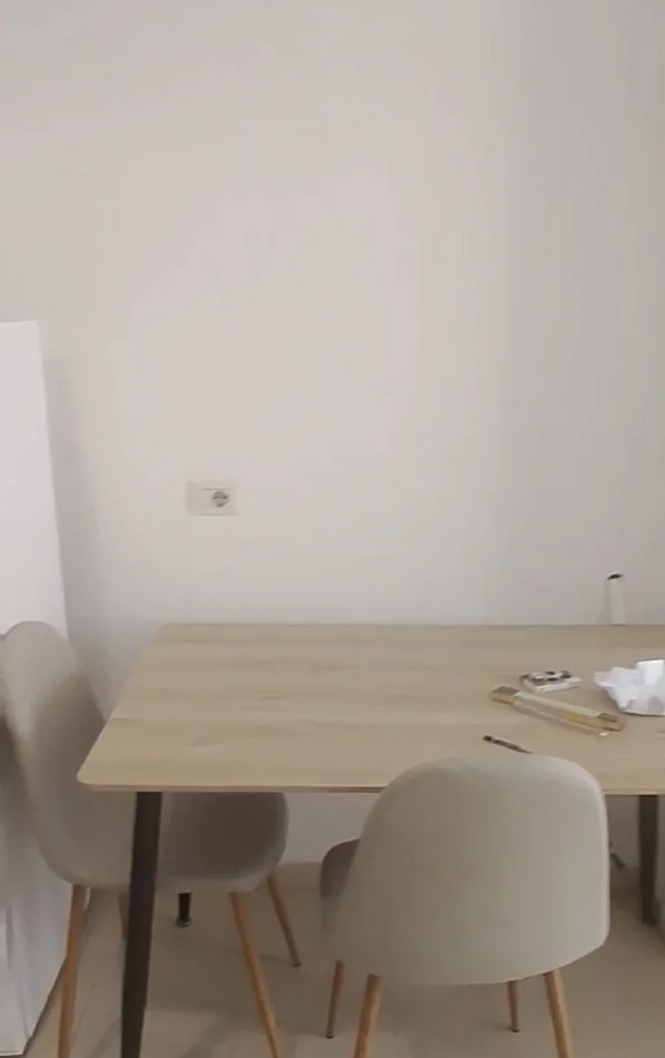 Tirane, jepet me qera apartament 1+1 Kati 5, 60 m² 350 € (Fresku)