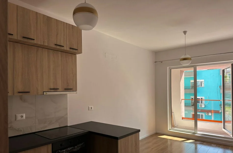 Tirane, jepet me qera apartament 1+1 Kati 5, 50 m² 350 € (Ali Demi)