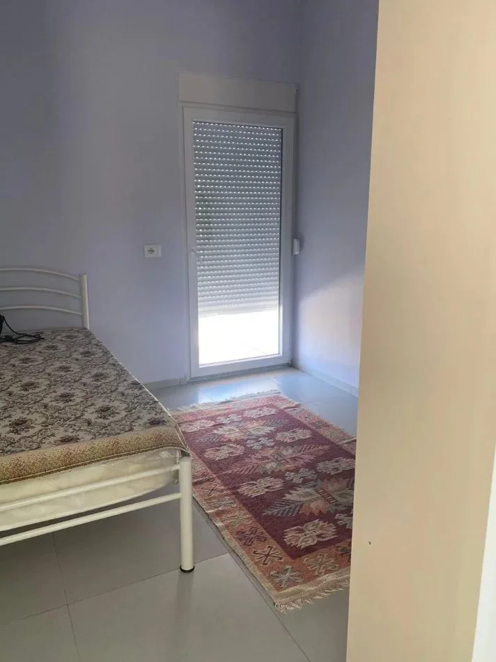 Tirane, jepet me qera apartament 2+1 Kati 2, 80 m² 350 € (Qytet Studenti)