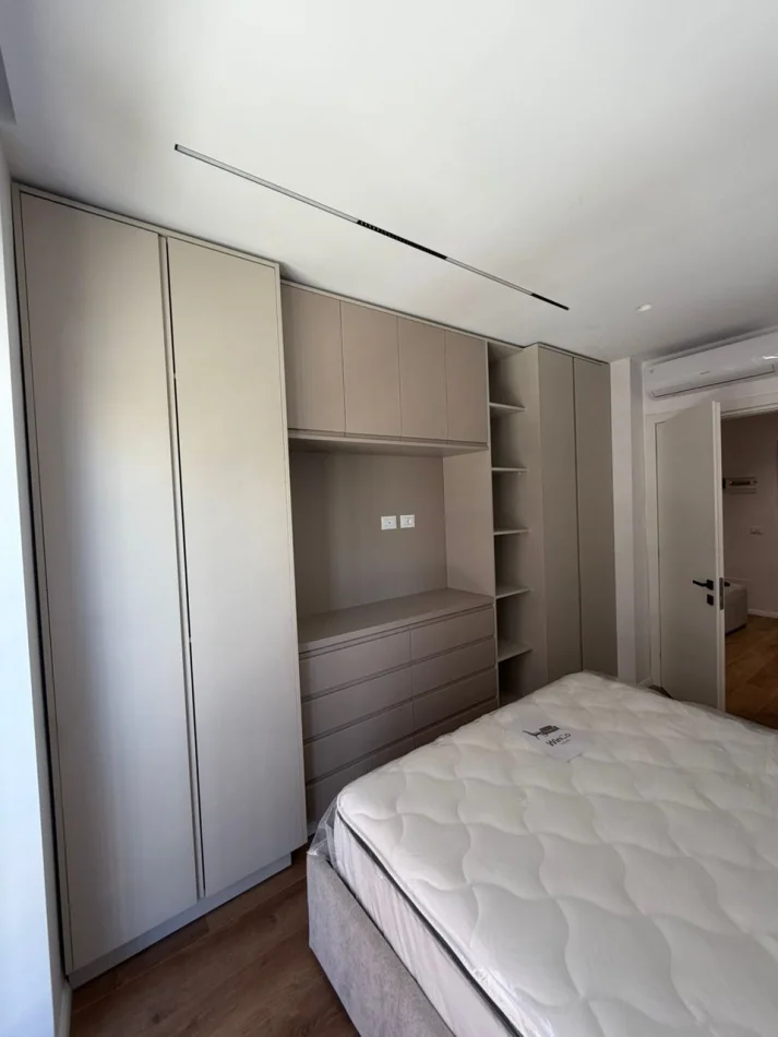 Tirane, jepet me qera apartament 1+1 Kati 3, 57 m² 550 € (Fusha Aviacionit)