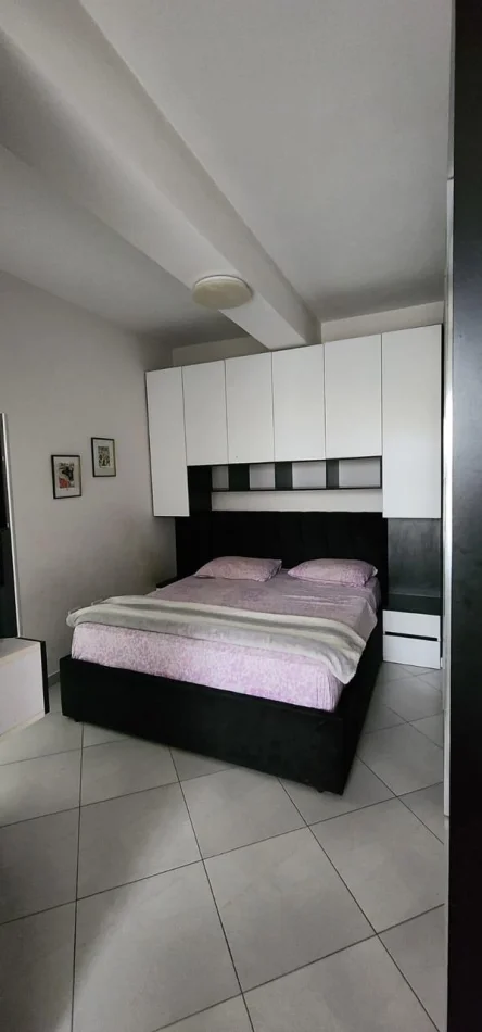 Tirane, jepet me qera apartament 2+1 Kati 4, 75 m² 550 € (American Hospital 3)