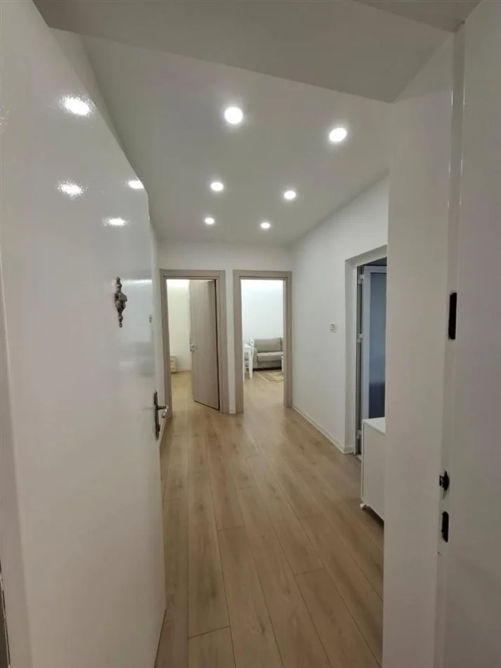 Tirane, jepet me qera apartament 1+1 Kati 3, 60 m² 550 € (Stacioni I Trenit)