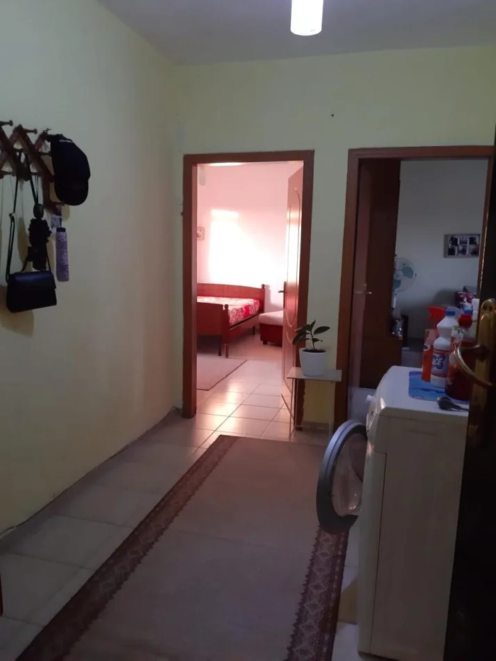 Tirane, jepet me qera apartament 1+1 Kati 4, 56 m² 350 € (Ali Demi)