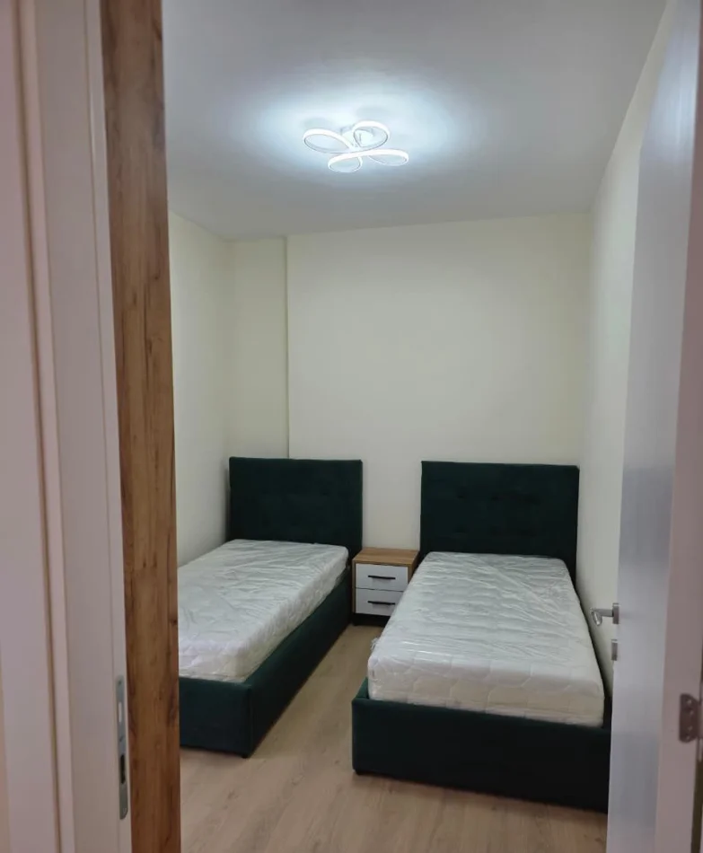 Tirane, jepet me qera apartament 2+1 Kati 3, 97 m² 600 € (Astir)