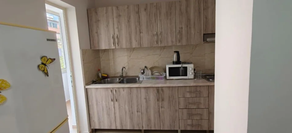 Tirane, jepet me qera apartament 2+1 Kati 2, 80 m² 600 € (Rruga E Durresit)