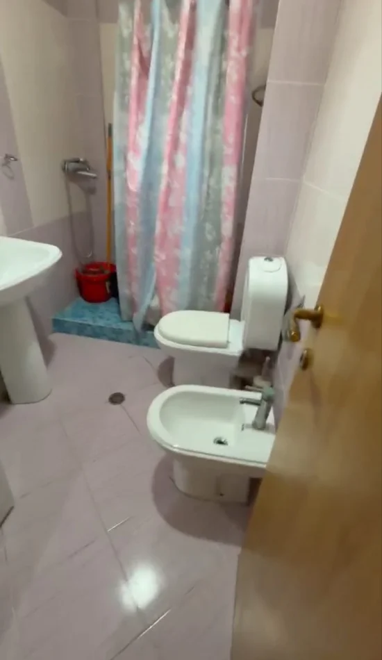 Tirane, jepet me qera apartament 2+1 Kati 9, 100 m² 500 € (Kthesa E Kamzes)