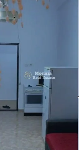 Tirane, jepet me qera apartament 1+1 Kati 1, 30 m² 300 € (Vasil Shanto)