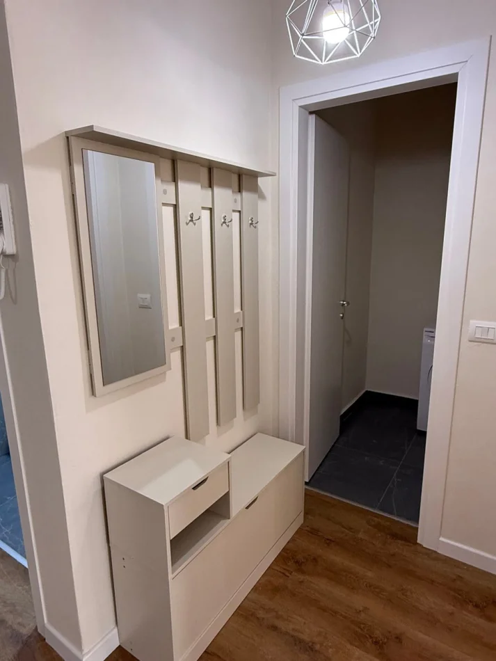 Tirane, jepet me qera apartament 1+1 Kati 3, 75 m² 550 € (Rruga 5 Maji)