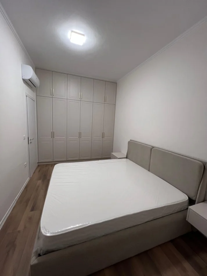 Tirane, jepet me qera apartament 1+1 Kati 8, 66 m² 550 € (Laprakë)