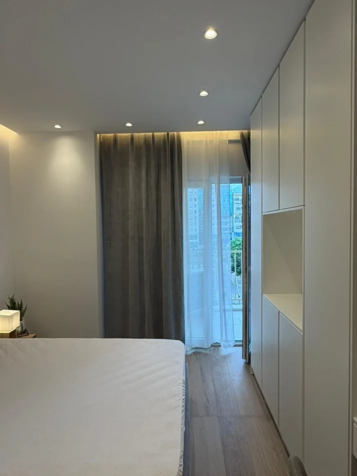 Tirane, jepet me qera apartament 1+1 Kati 3, 72 m² 720 € (Zogu i Zi)
